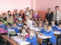 Bergama'da Okul Hediyesi