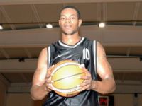 Rebound’da Darius Eason Önde