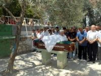 Armağan Toprağa Verildi