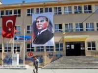 Okullara Dev Atatürk Posteri