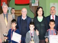 Başkandan Öğrencilere Hediye