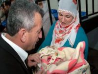 Depremzedeleri Bağrına Bastı