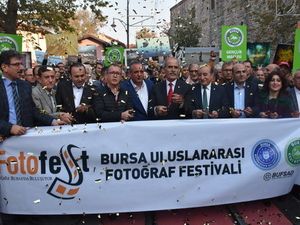 6. Bursafotofest Yürüyüşünde Coşku Doruğa Ulaştı